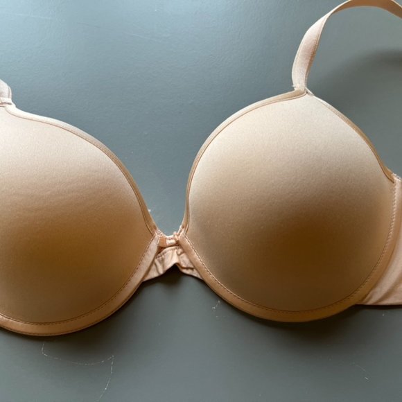 Chantelle nude t-shirt bra - Picture 2 of 3